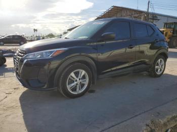  Salvage Nissan Kicks