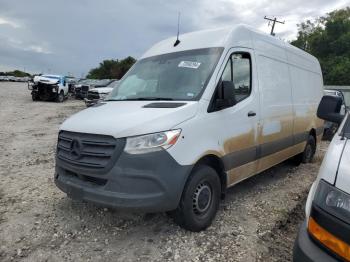  Salvage Mercedes-Benz Sprinter