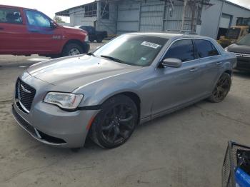  Salvage Chrysler 300