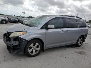  Salvage Toyota Sienna