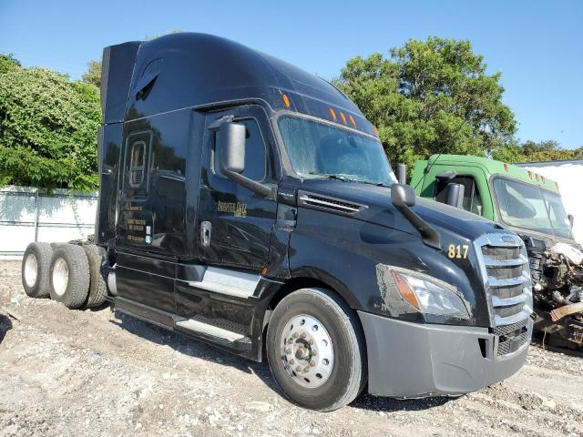  Salvage Freightliner Cascadia 1