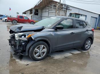  Salvage Nissan Kicks