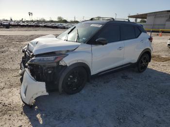  Salvage Nissan Kicks