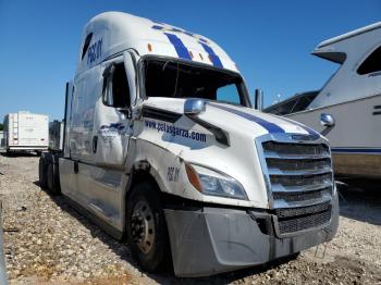  Salvage Freightliner Cascadia 1