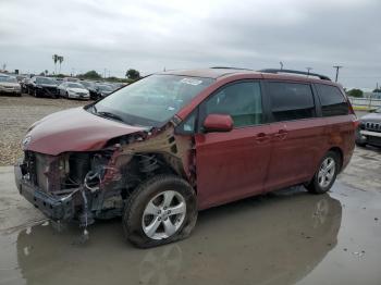  Salvage Toyota Sienna