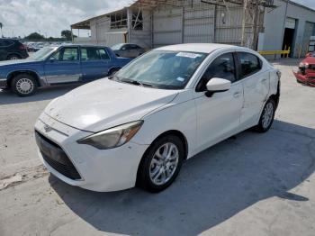  Salvage Toyota Yaris