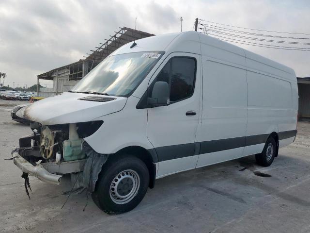  Salvage Mercedes-Benz Sprinter