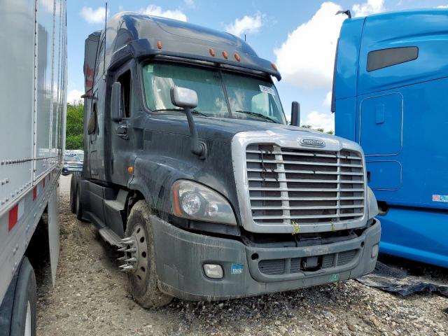  Salvage Freightliner Cascadia 1