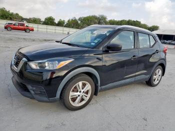  Salvage Nissan Kicks