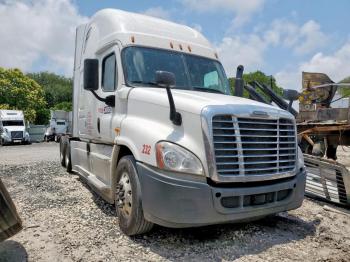  Salvage Freightliner Cascadia 1