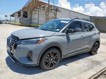  Salvage Nissan Kicks