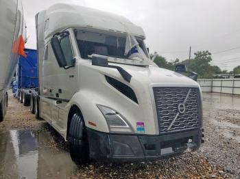  Salvage Volvo Vnl