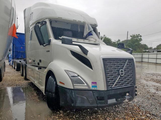 Salvage Volvo Vnl
