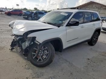  Salvage Jeep Grand Cherokee
