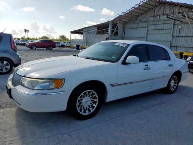  Salvage Lincoln Towncar