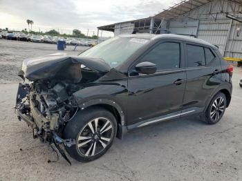  Salvage Nissan Kicks