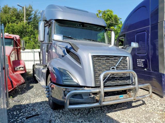  Salvage Volvo Vnl