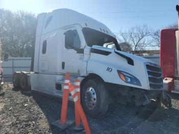  Salvage Freightliner Cascadia