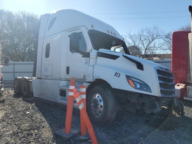  Salvage Freightliner Cascadia