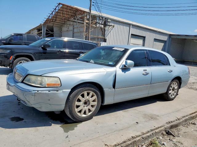  Salvage Lincoln Towncar