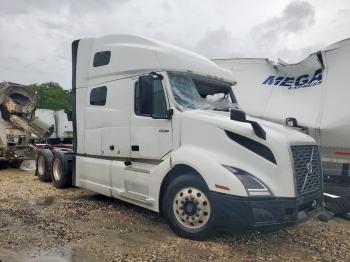  Salvage Volvo Vnl
