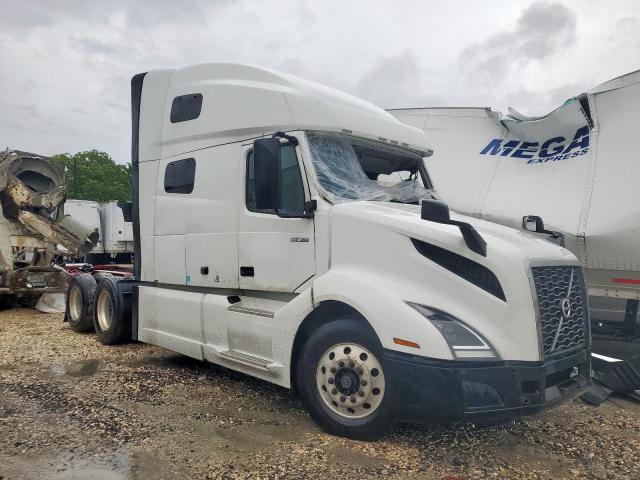  Salvage Volvo Vnl