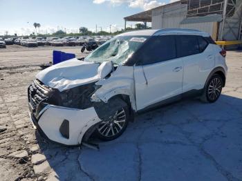  Salvage Nissan Kicks