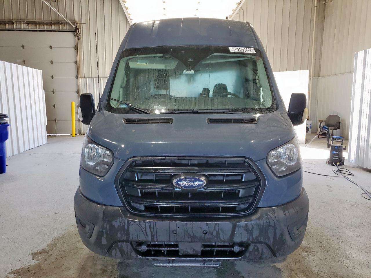 Ford Transit T-250 Image 13