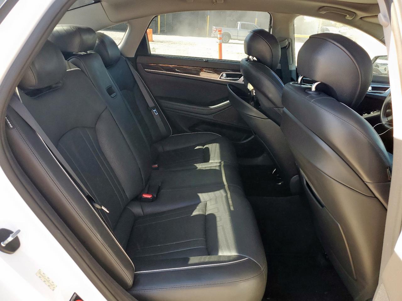 Hyundai Genesis 3.8l Image 10