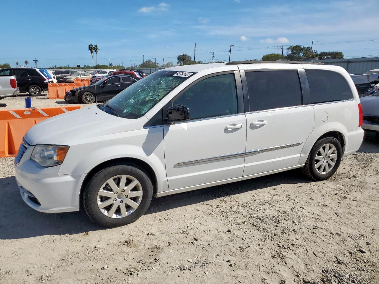 Chrysler Minivan Touring Image 1
