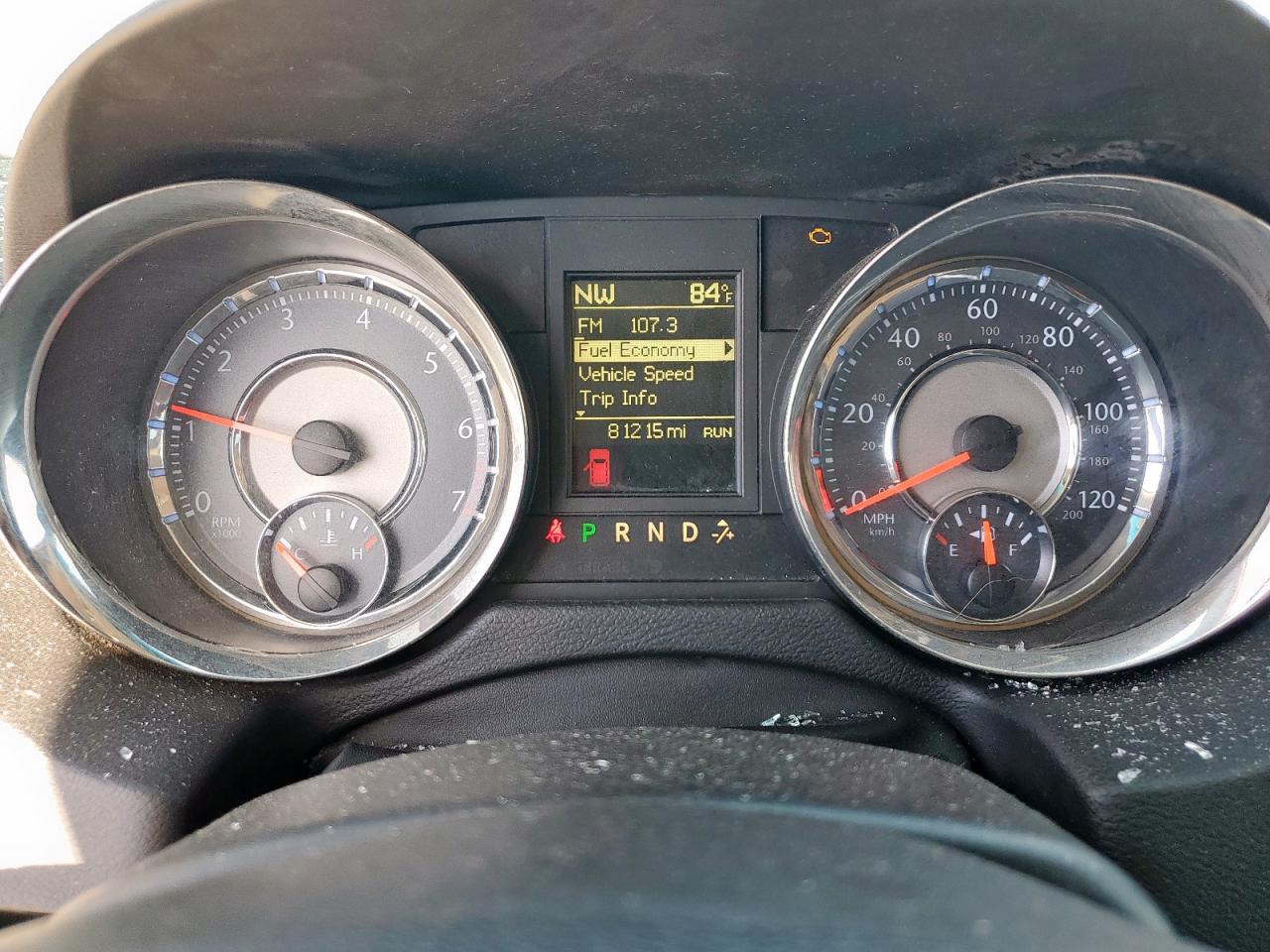 Chrysler Minivan Touring Image 9