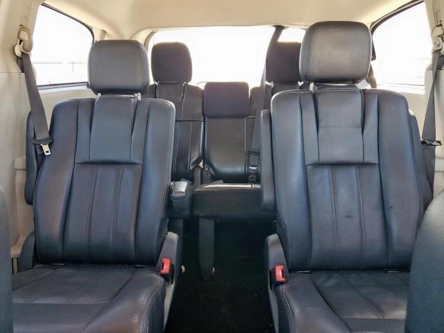 Chrysler Minivan Touring Image 13