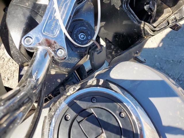 Harley-Davidson Fl Image 4