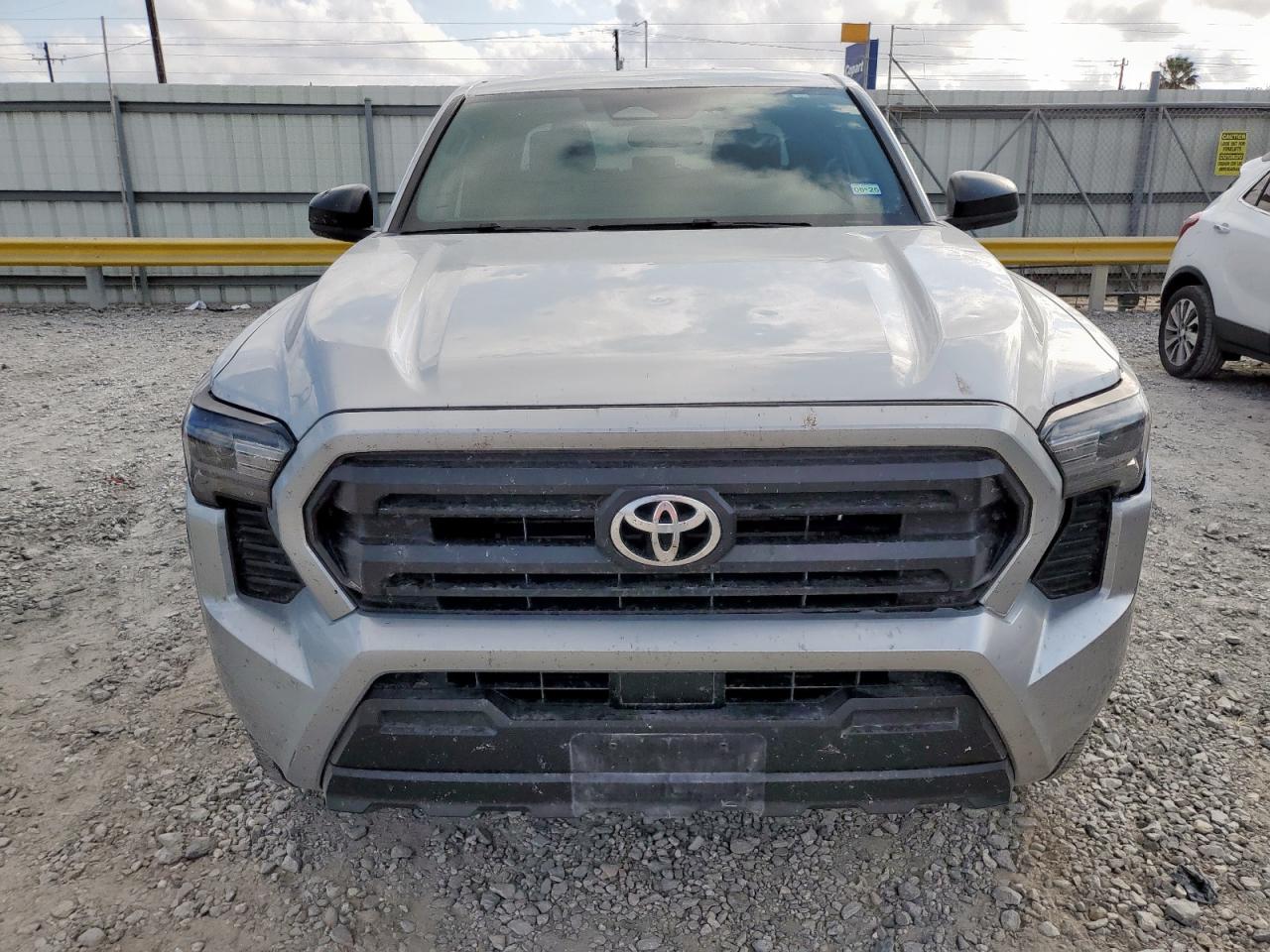 Toyota Tacoma Double Cab Image 11