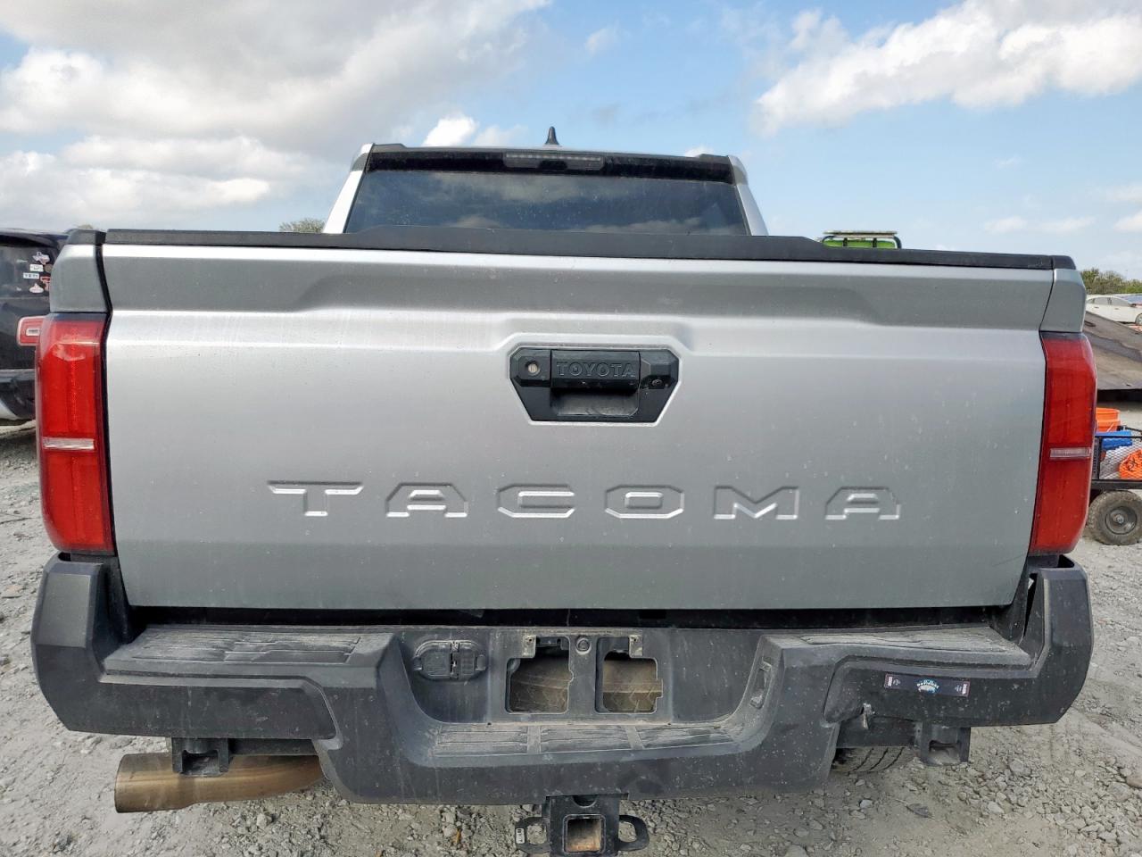 Toyota Tacoma Double Cab Image 8