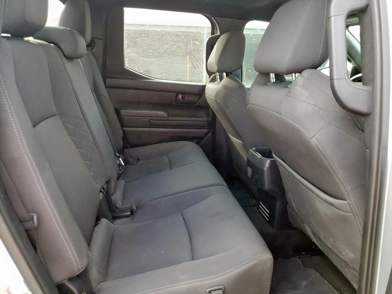 Toyota Tacoma Double Cab Image 7