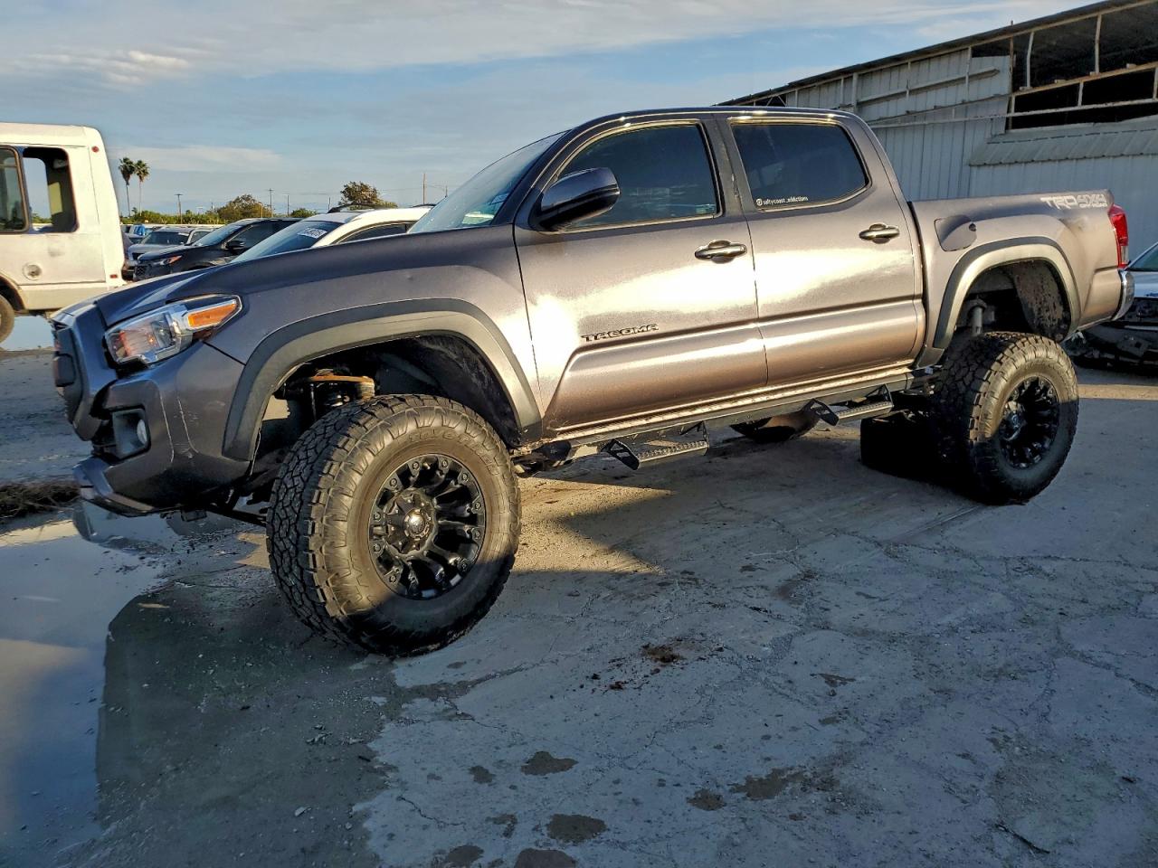 Toyota Tacoma Double Cab Image 1