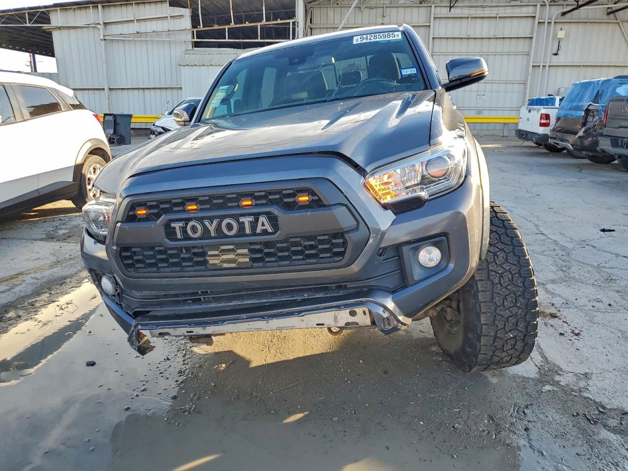 Toyota Tacoma Double Cab Image 4
