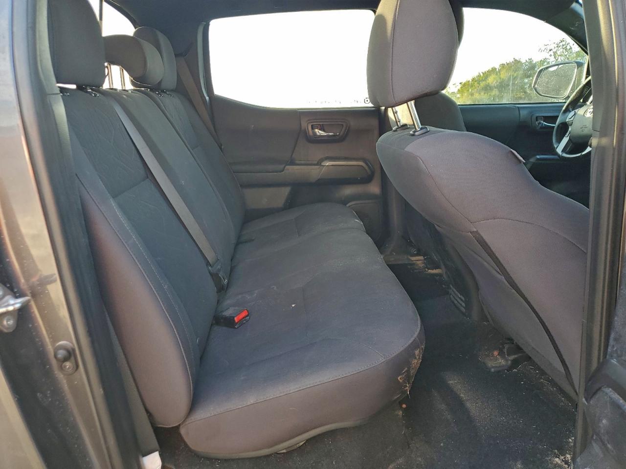 Toyota Tacoma Double Cab Image 11