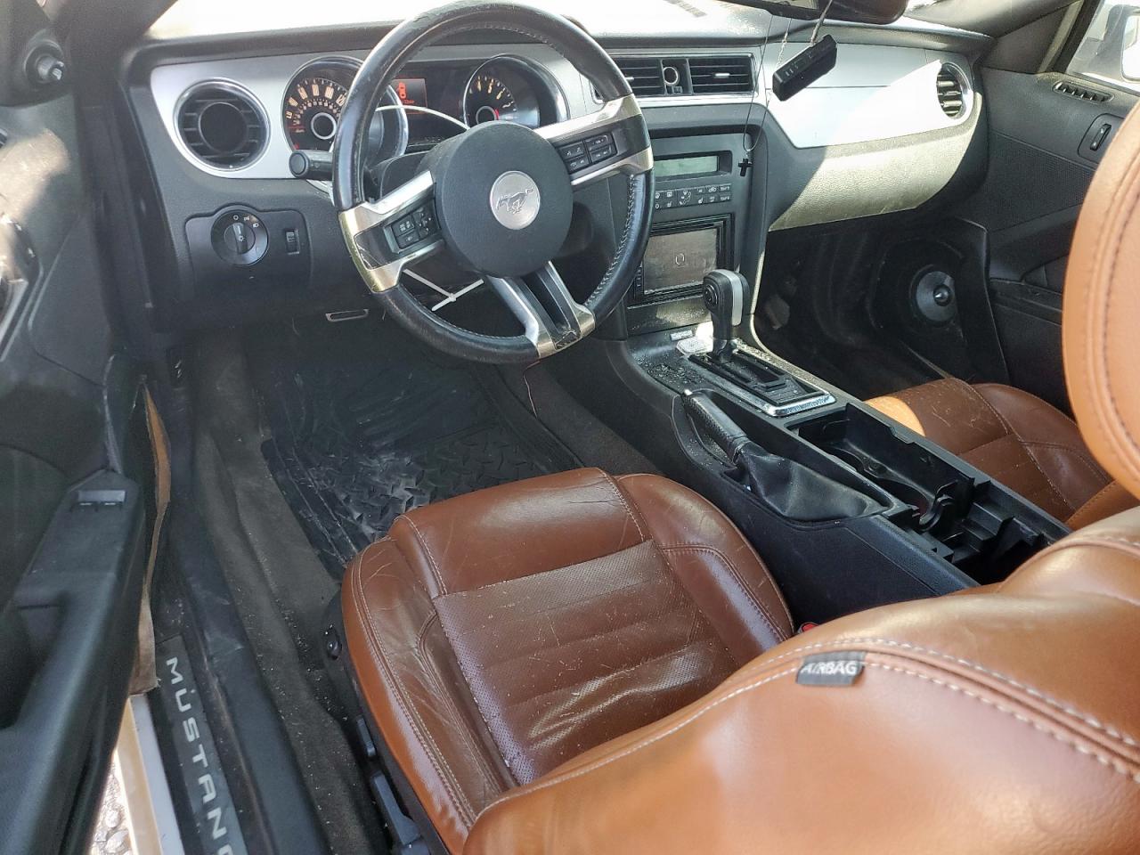 Ford Mustang Image 3