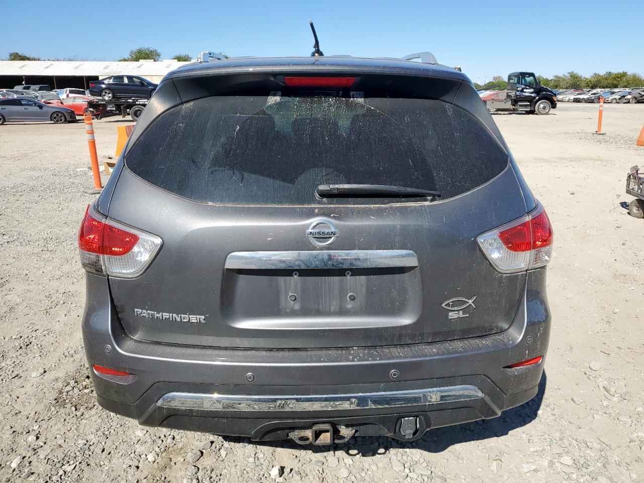 Nissan Pathfinder S Image 8