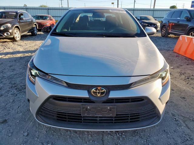 Toyota Corolla Le Image 10