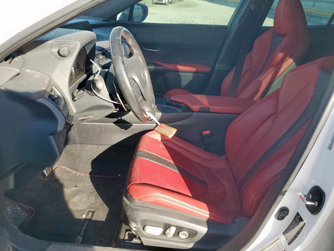 Lexus Ux 200 Image 11