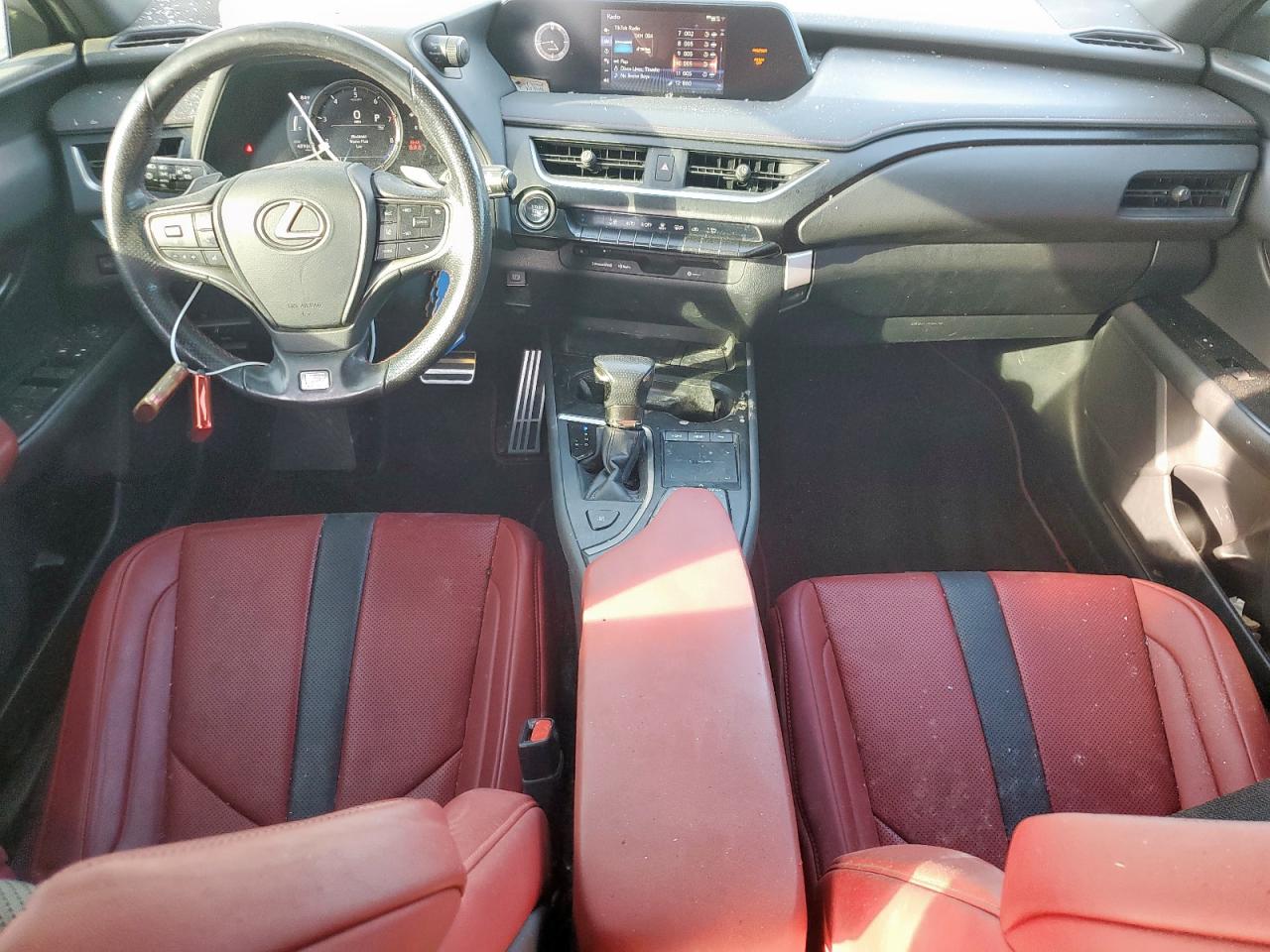 Lexus Ux 200 Image 7