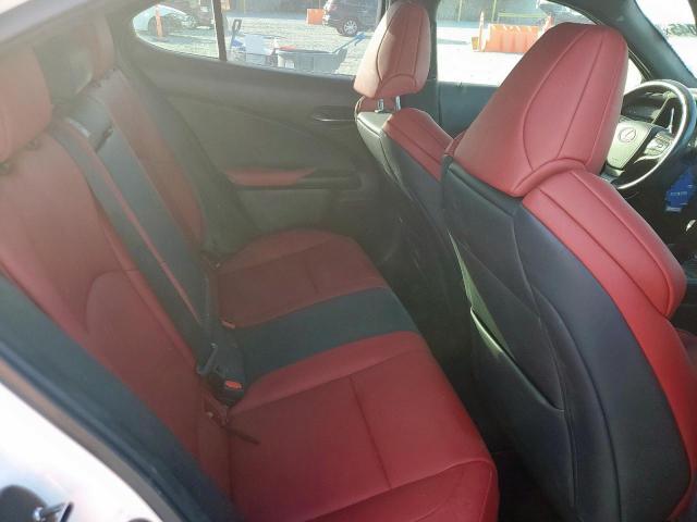 Lexus Ux 200 Image 12