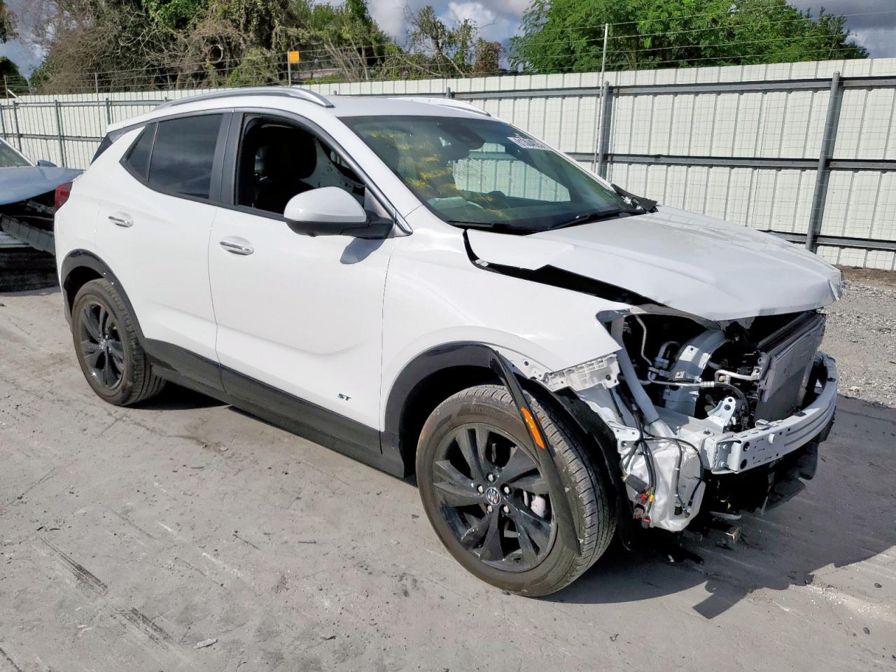 Buick Encore Sport Touring Image 7