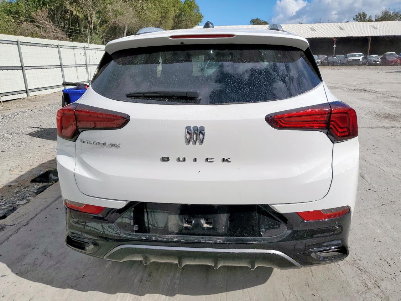 Buick Encore Sport Touring Image 2