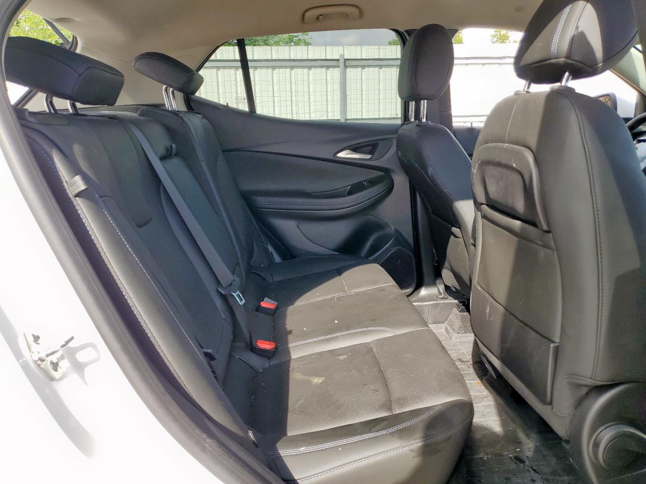 Buick Encore Sport Touring Image 11