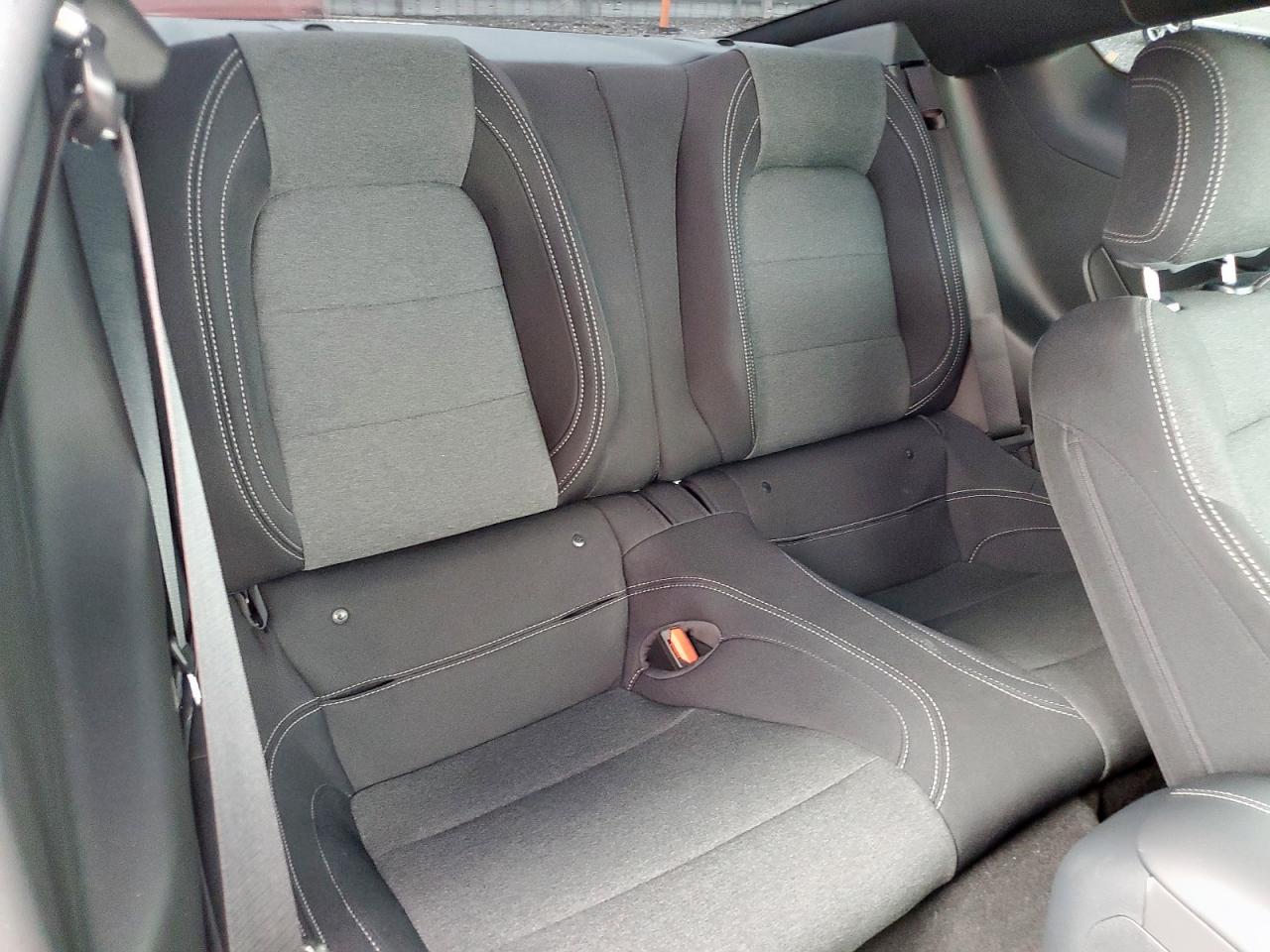 Ford Mustang Image 8