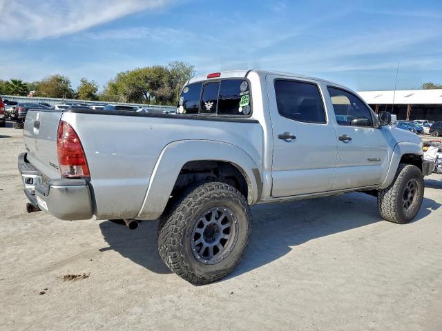 Toyota Tacoma Double Cab Image 3